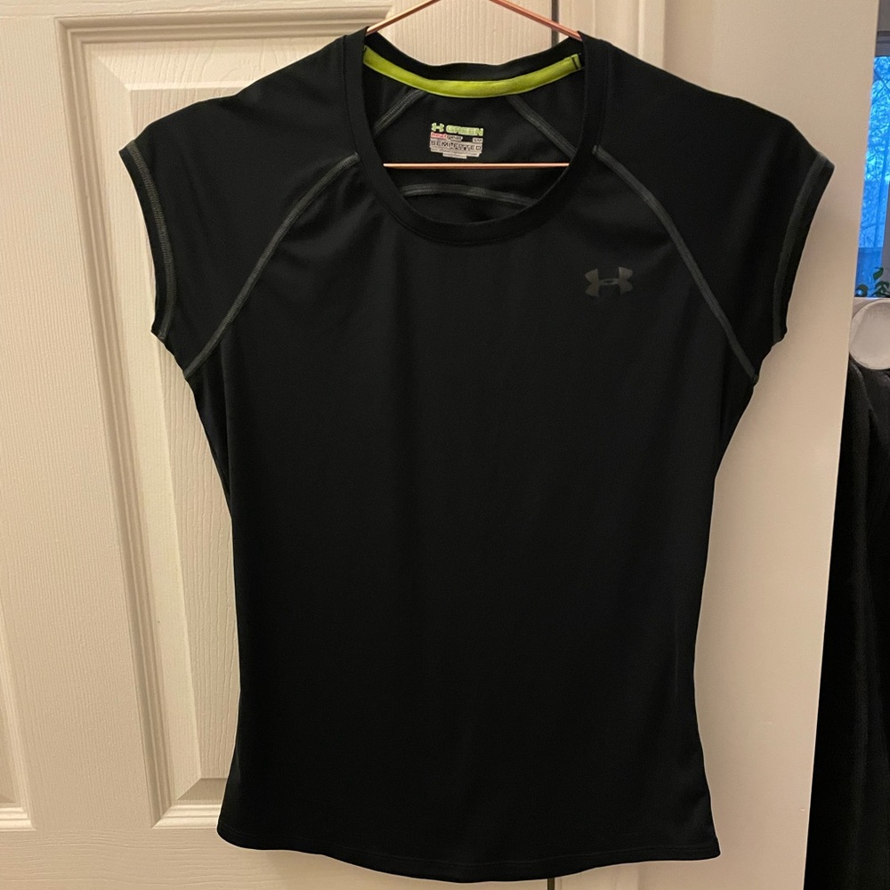 Under Armour heat gear tee S